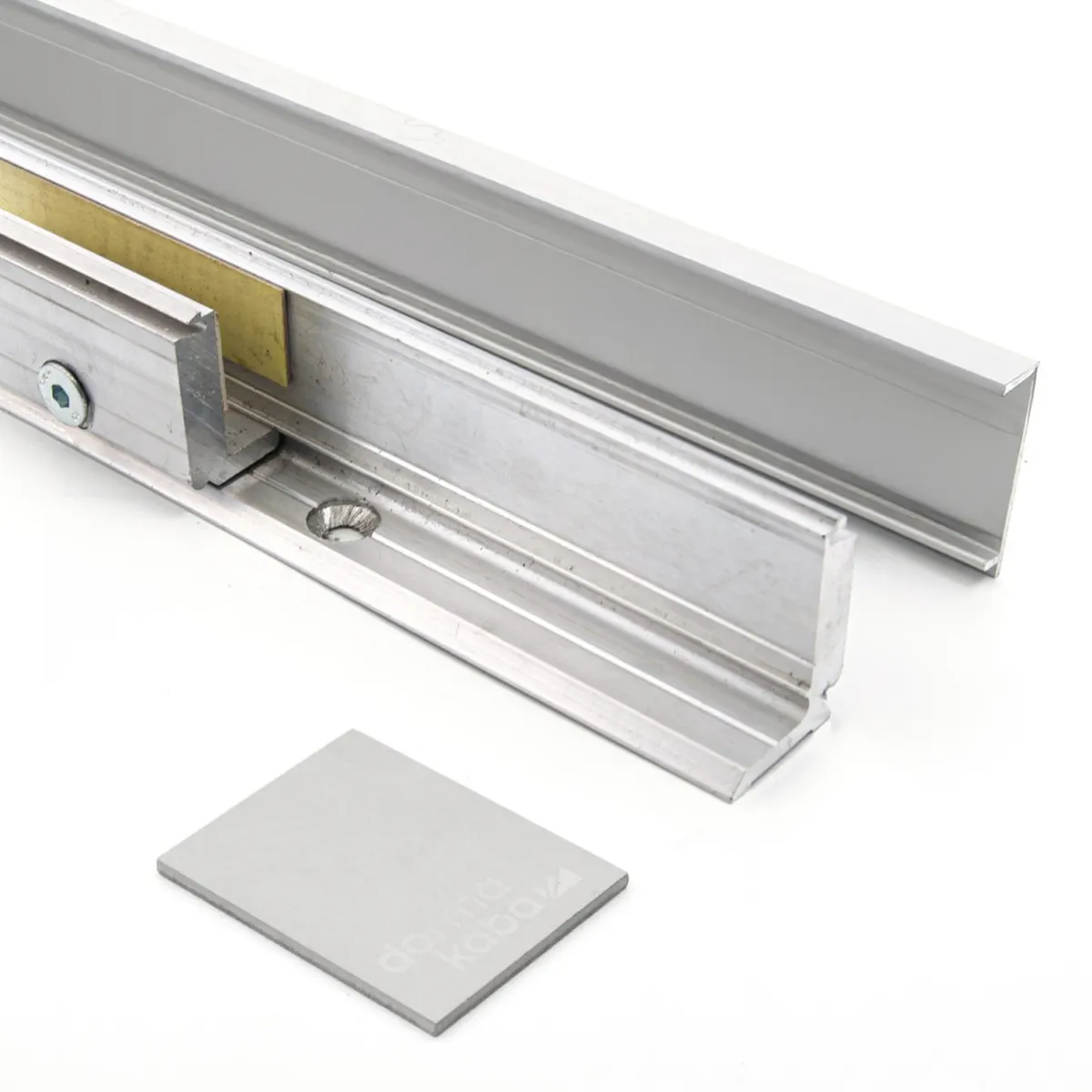profile-monobloc-si-bagheta-compartimentare-sticla